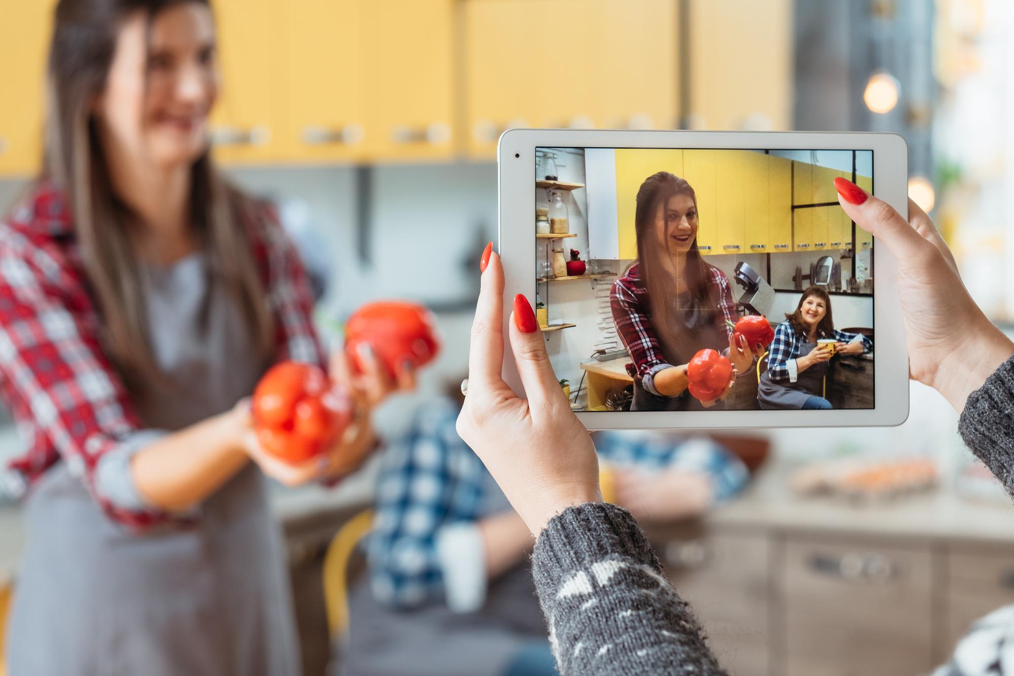 Chef in videochiamata con studente